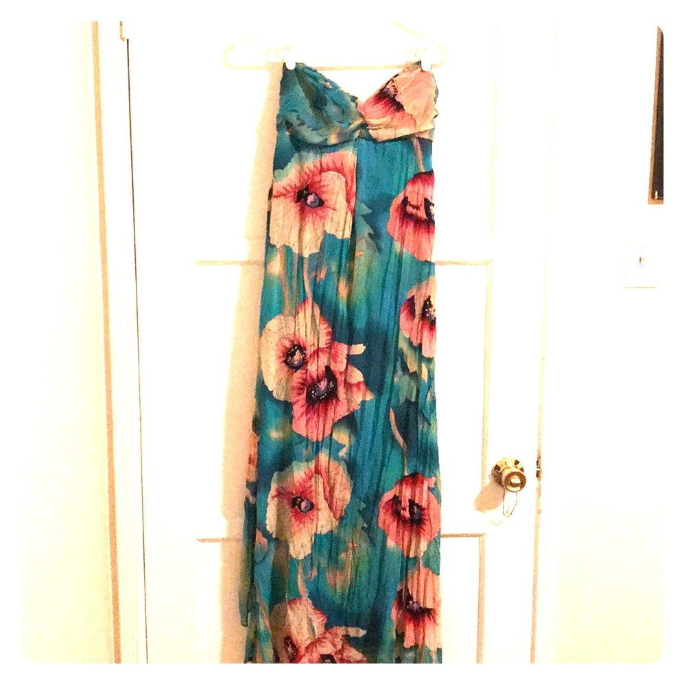 Beautiful vintage strapless Maxi dress.
